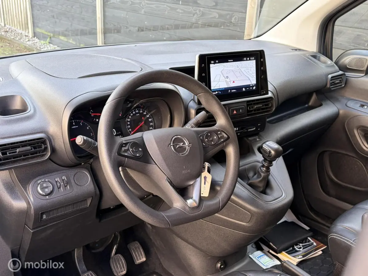 1.5D 130PK L2H1 9.950 ex btw / Lederen bekleding / clima / camera / fm nav / carplay