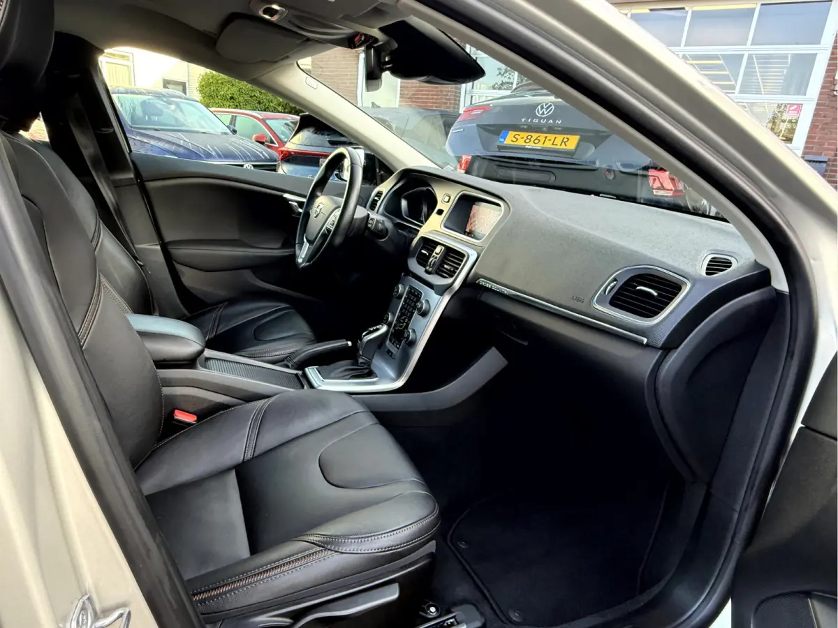 1.5 T3 Nordic+ Luxury Panoramadak, 18''Lmv, Trekhaak