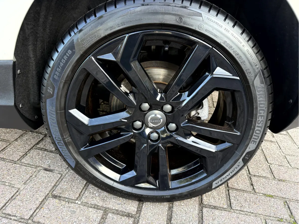 1.5 T3 Nordic+ Luxury Panoramadak, 18''Lmv, Trekhaak