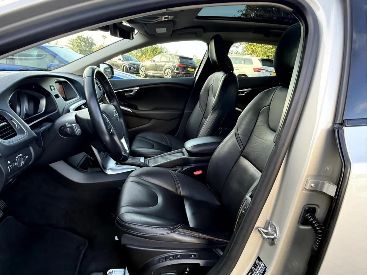 1.5 T3 Nordic+ Luxury Panoramadak, 18''Lmv, Trekhaak