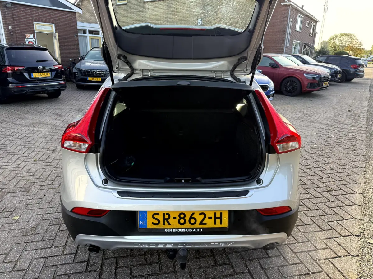 1.5 T3 Nordic+ Luxury Panoramadak, 18''Lmv, Trekhaak