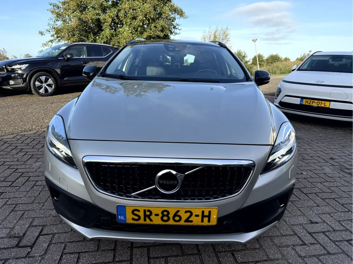 1.5 T3 Nordic+ Luxury Panoramadak, 18''Lmv, Trekhaak