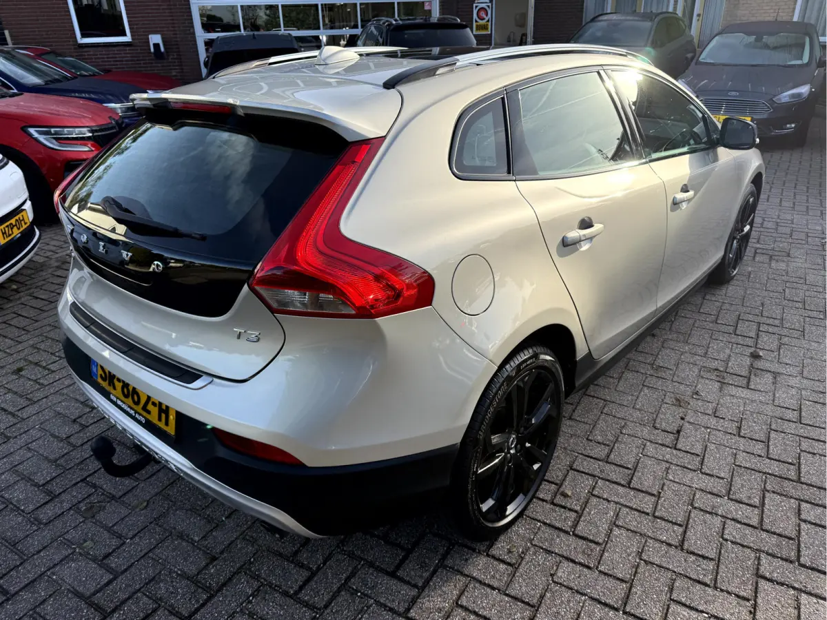 1.5 T3 Nordic+ Luxury Panoramadak, 18''Lmv, Trekhaak