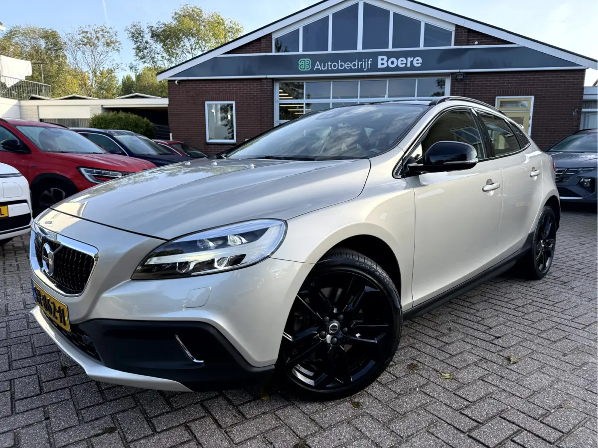 1.5 T3 Nordic+ Luxury Panoramadak, 18''Lmv, Trekhaak