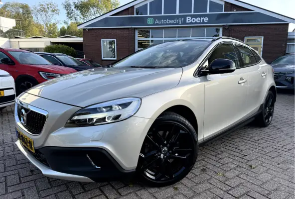 1.5 T3 Nordic+ Luxury Panoramadak, 18''Lmv, Trekhaak