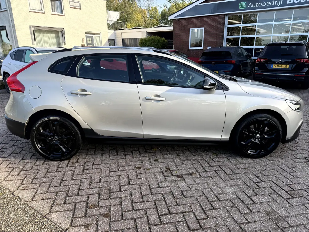 1.5 T3 Nordic+ Luxury Panoramadak, 18''Lmv, Trekhaak