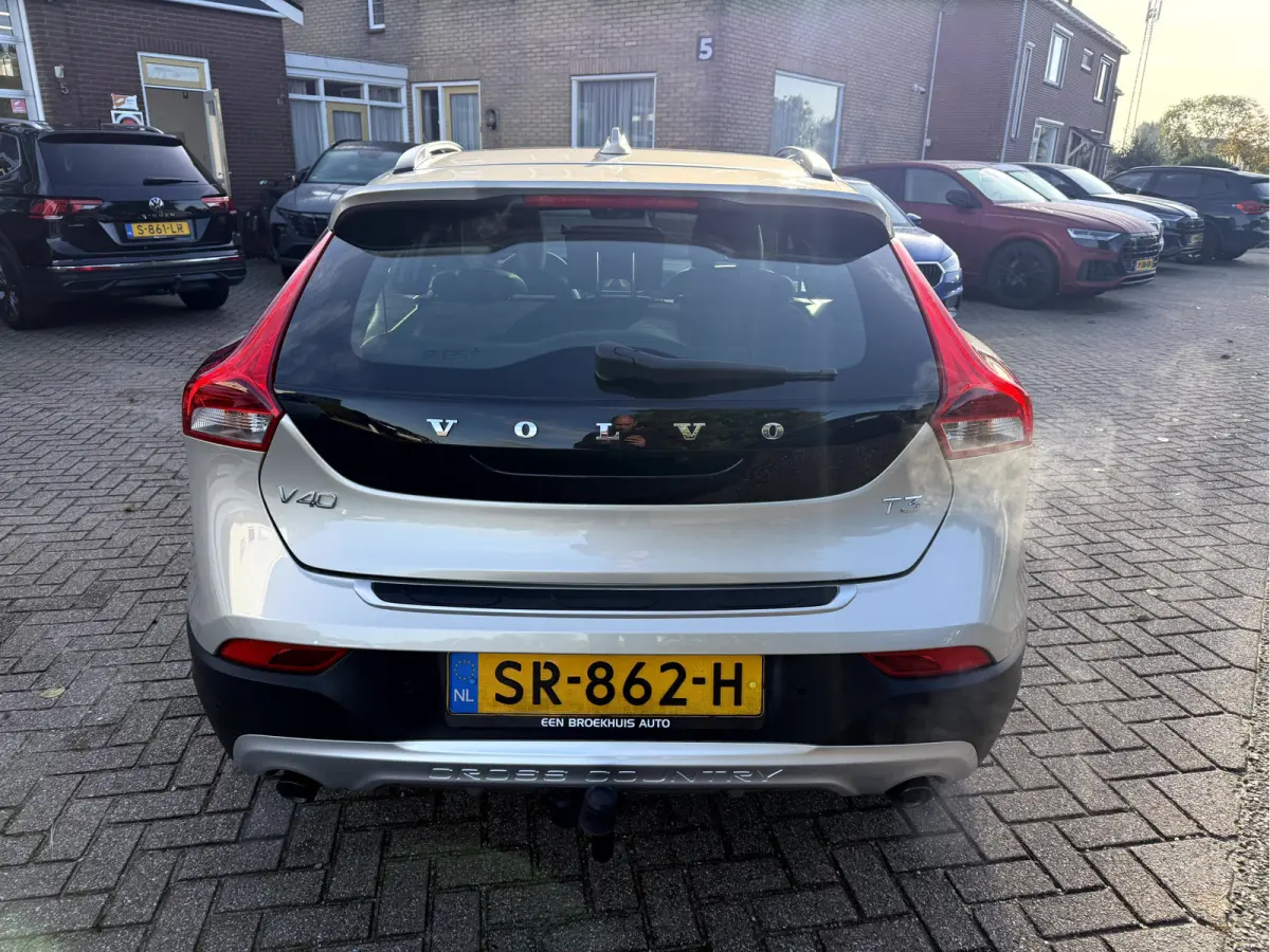 1.5 T3 Nordic+ Luxury Panoramadak, 18''Lmv, Trekhaak