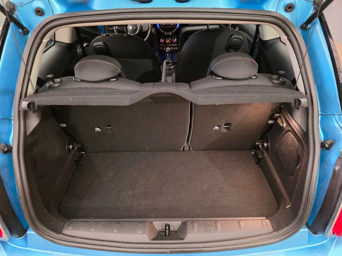 1.2 One Salt Business Automaat!! | Navigatie | Stoelverwarming | 15" Lichtmetaal | Parkeersensoren Achter | Climate Control | Airco | Centrale deurvergrendeling met afstandsbediening | Clima