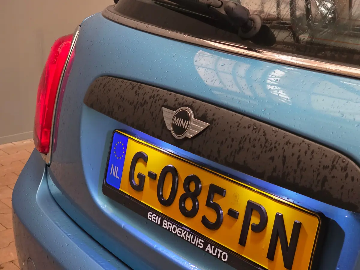 1.2 One Salt Business Automaat!! | Navigatie | Stoelverwarming | 15" Lichtmetaal | Parkeersensoren Achter | Climate Control | Airco | Centrale deurvergrendeling met afstandsbediening | Clima