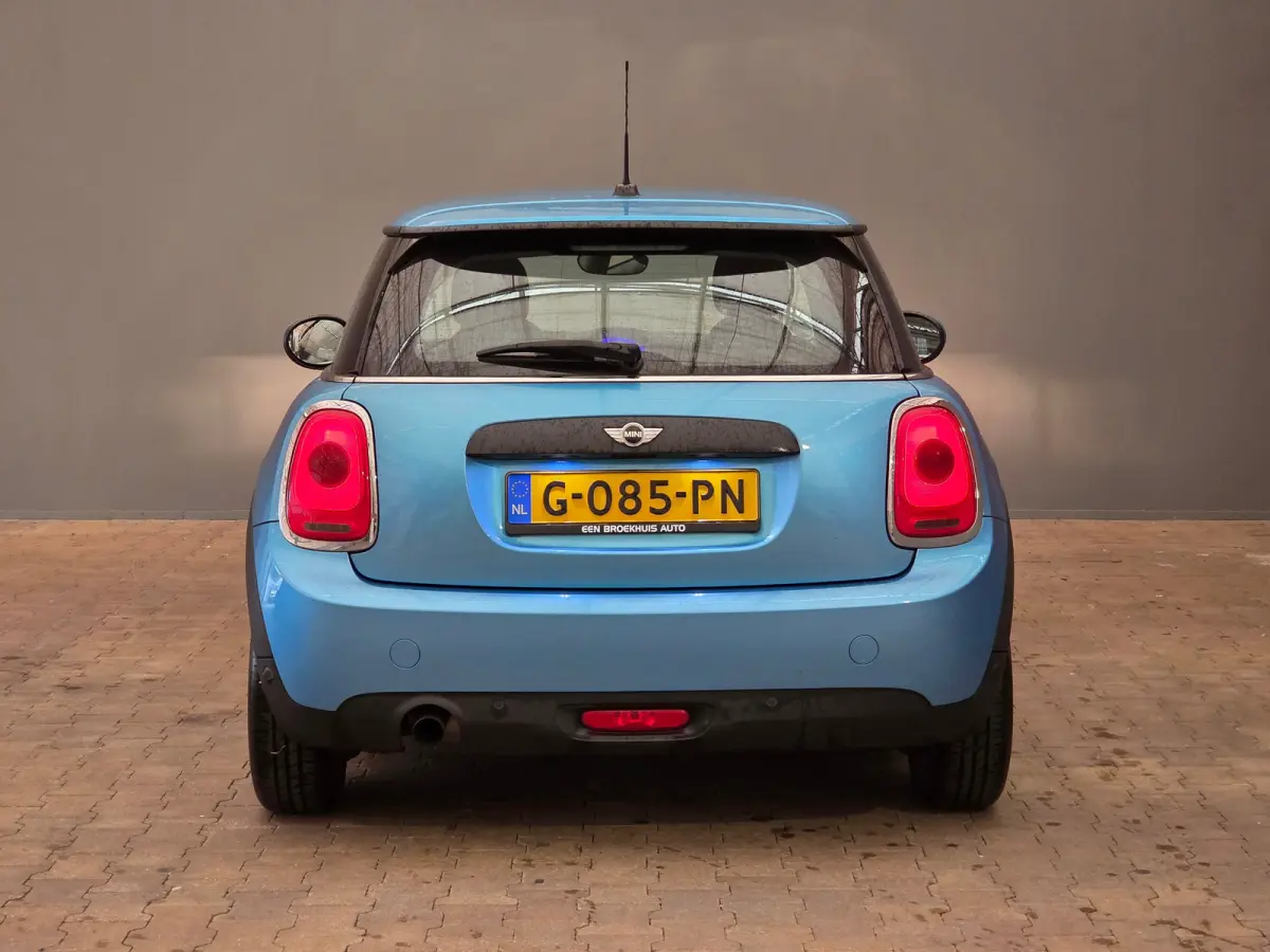 1.2 One Salt Business Automaat!! | Navigatie | Stoelverwarming | 15" Lichtmetaal | Parkeersensoren Achter | Climate Control | Airco | Centrale deurvergrendeling met afstandsbediening | Clima