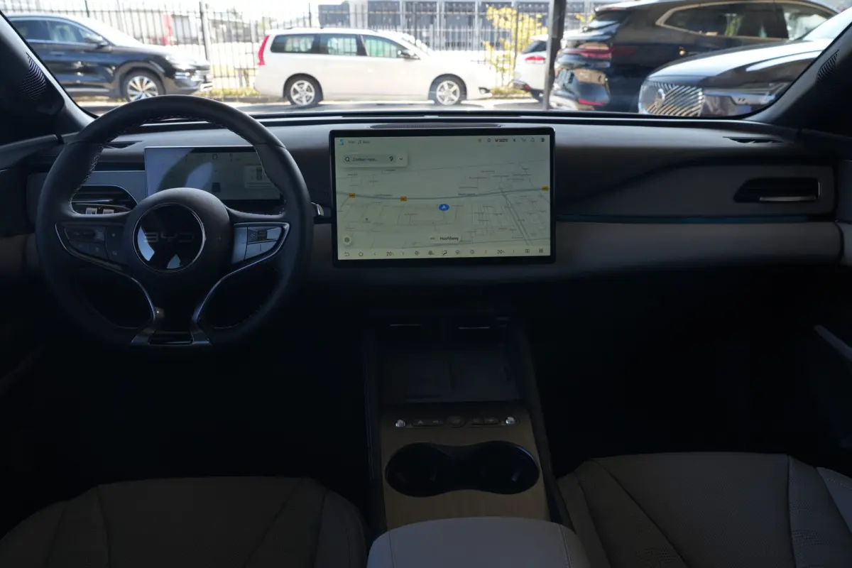 1.5 DM-i PHEV Comfort Lite | 212PK | Pano | HUD | 360° Camera | 18" | Keyless | Stoelventilatie | BYD SEAL 6 Touring 1.5 DM-i PHEV Comfort Lite 212 PK Plug-in Hybrid met 1.5 viercilinder, p