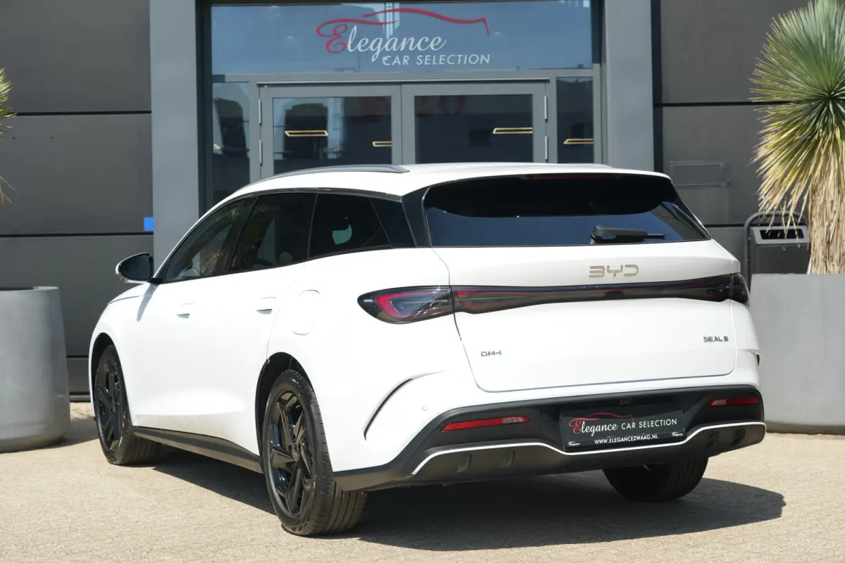 1.5 DM-i PHEV Comfort Lite | 212PK | Pano | HUD | 360° Camera | 18" | Keyless | Stoelventilatie | BYD SEAL 6 Touring 1.5 DM-i PHEV Comfort Lite 212 PK Plug-in Hybrid met 1.5 viercilinder, p