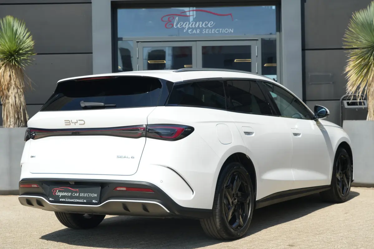 1.5 DM-i PHEV Comfort Lite | 212PK | Pano | HUD | 360° Camera | 18" | Keyless | Stoelventilatie | BYD SEAL 6 Touring 1.5 DM-i PHEV Comfort Lite 212 PK Plug-in Hybrid met 1.5 viercilinder, p