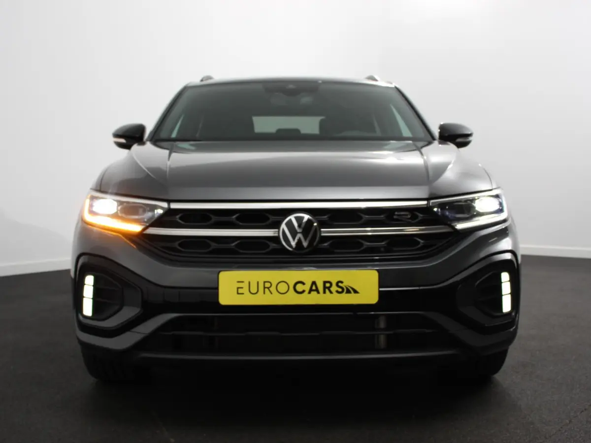 1.5 TSI DSG R-Line + Design pakket Black Automaat Climate control Stoelverwarming Stuurverwarming Parkeersensoren LED Adaptieve cruise control Camera Panorama dak Navigatie Apple Carplay/And