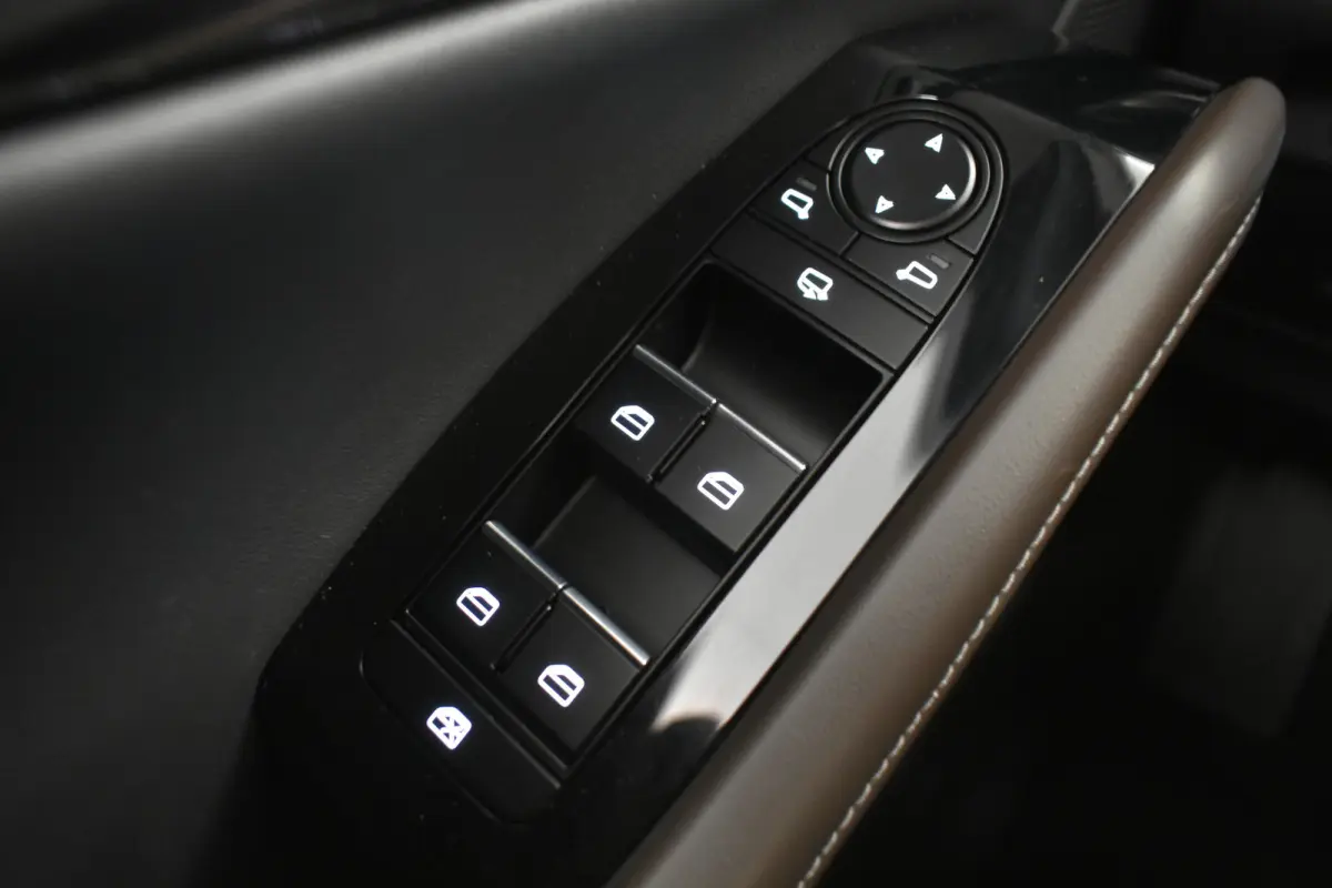 2.0 e-SkyActiv-X M Hybrid Luxury El aKlep+Stoel Bose Headup Vol leder Dodh