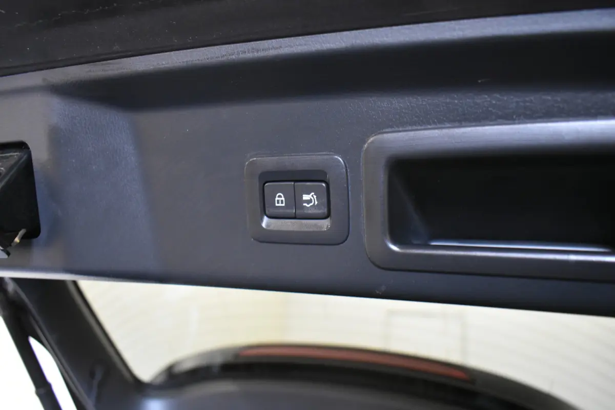 2.0 e-SkyActiv-X M Hybrid Luxury El aKlep+Stoel Bose Headup Vol leder Dodh