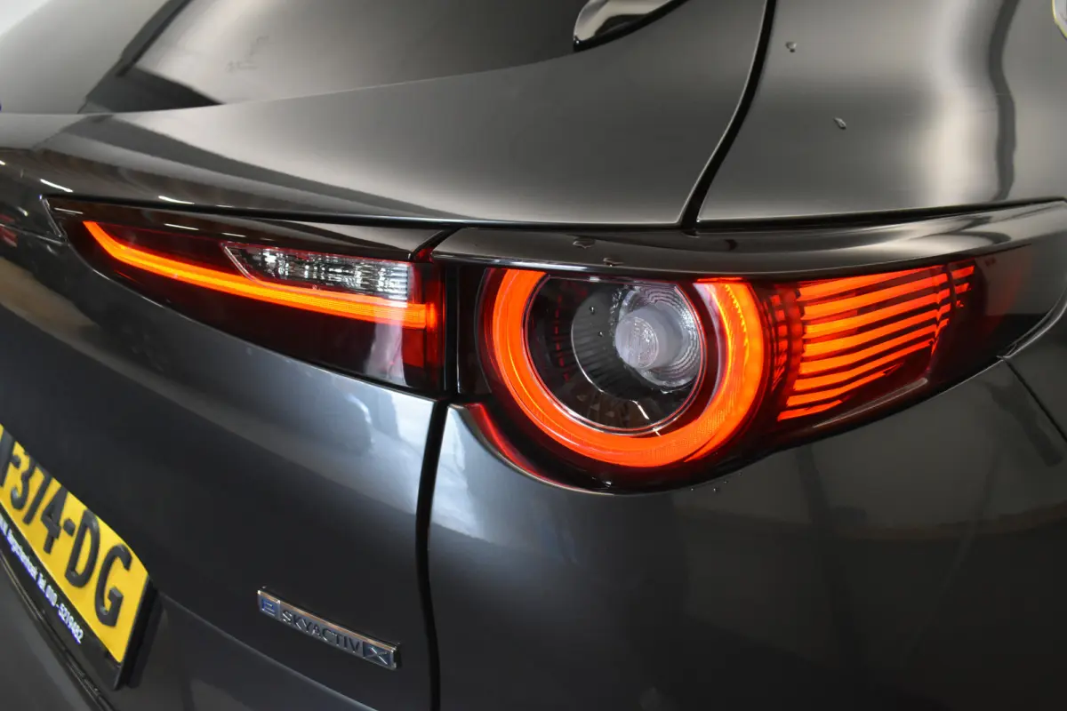 2.0 e-SkyActiv-X M Hybrid Luxury El aKlep+Stoel Bose Headup Vol leder Dodh