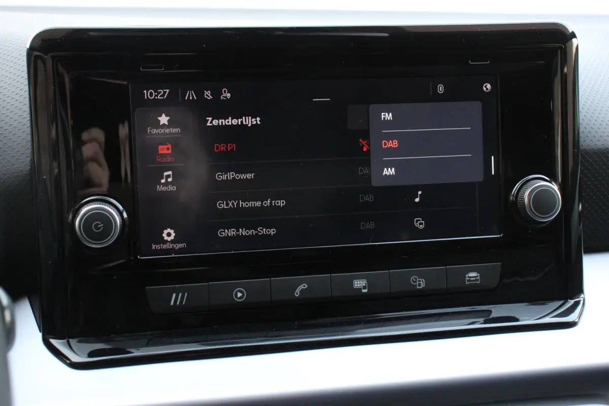 1.0 TSI 110 pk DSG FR Navigatie Apple Carplay/Android Auto Adaptieve Cruise Control Parkeersensoren Camera Virtual Cockpit Stoelverwarming Full LED Privacy Glass