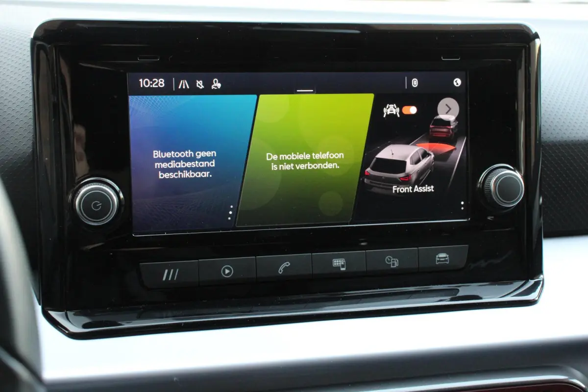1.0 TSI 110 pk DSG FR Navigatie Apple Carplay/Android Auto Adaptieve Cruise Control Parkeersensoren Camera Virtual Cockpit Stoelverwarming Full LED Privacy Glass