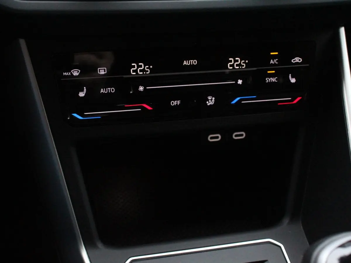1.0 TSI Move Navigatie Android Auto / Apple Carplay Climate Control Lichtmetalen Velgen Digitale Cockpit