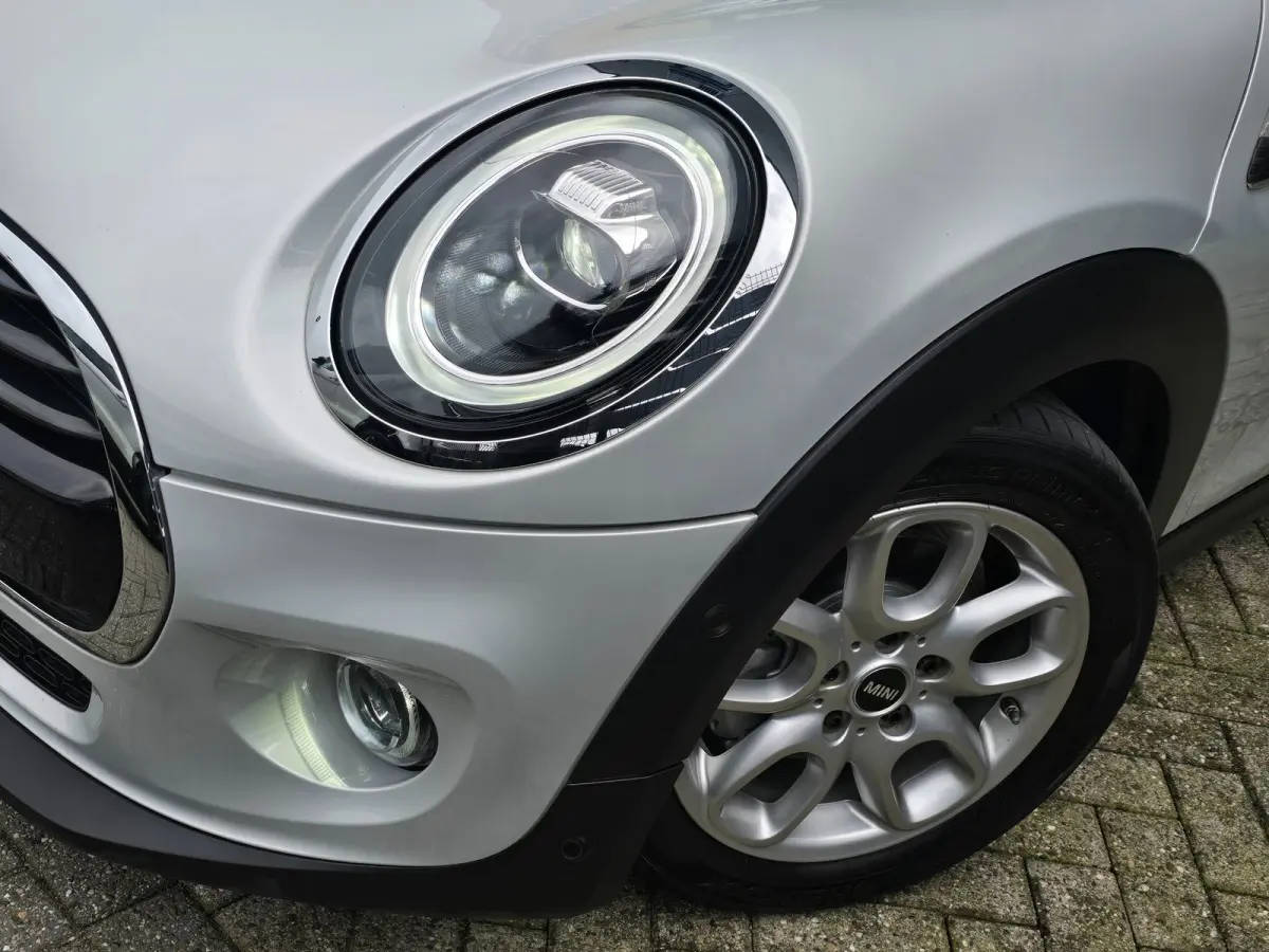 1.5 Cooper Business Edition / AUT / Cruise Control / Cognac Leder / Navi / Open Panoramadak / Led / Allu Velgen