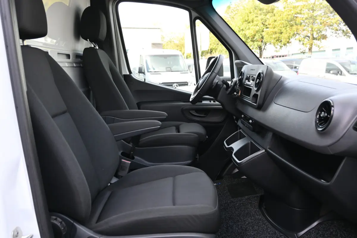 519 CDI 3.0 V6 Bakwagen met klep Laadklep, Geveerde stoel