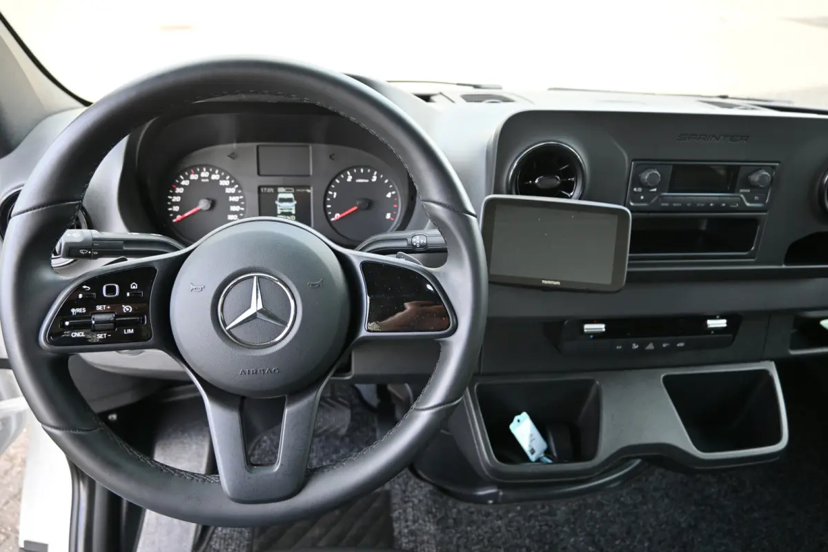 519 CDI 3.0 V6 Bakwagen met klep Laadklep, Geveerde stoel