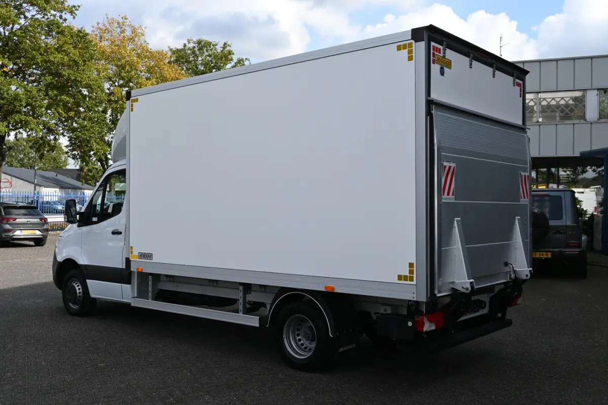 519 CDI 3.0 V6 Bakwagen met klep Laadklep, Geveerde stoel