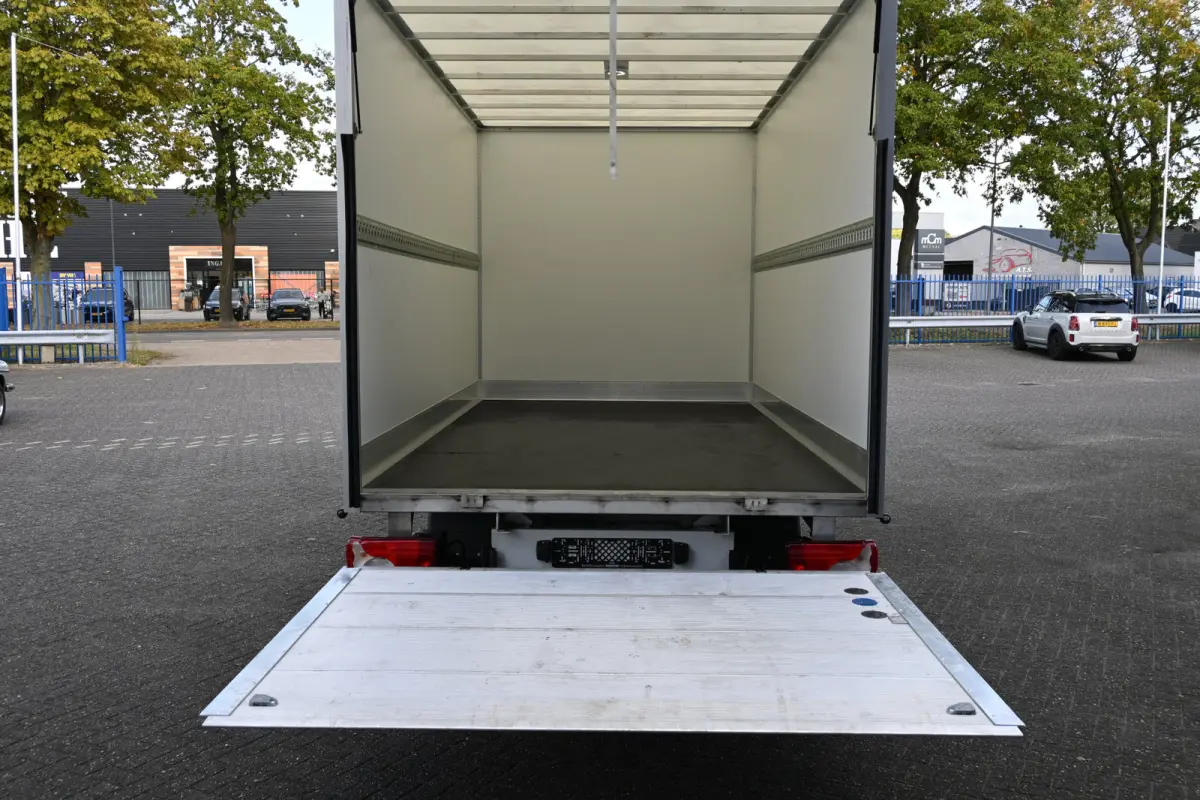 519 CDI 3.0 V6 Bakwagen met klep Laadklep, Geveerde stoel