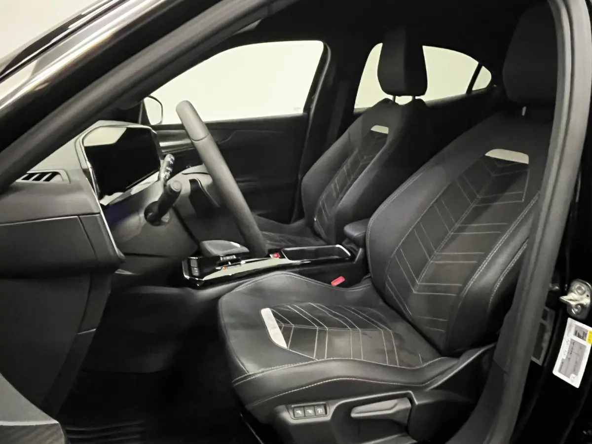 1.2 Turbo Automaat Hybrid Ultimate Climate Control Apple Carplay/Android Auto  Navigatie Full LED Leder/Alcantara Virtual cockpit PDC VA + Camera 18" LM Velgen Adaptive Cruise Control