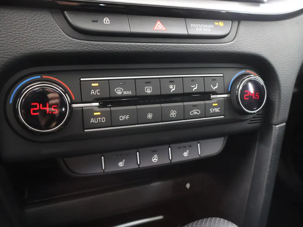 1.5 T-GDi GT-Line | Panoramadak | Matrix LED Koplampen | Stoel/Stuurverwarming | Keyless Go | Elektrisch bedienbare achterklep