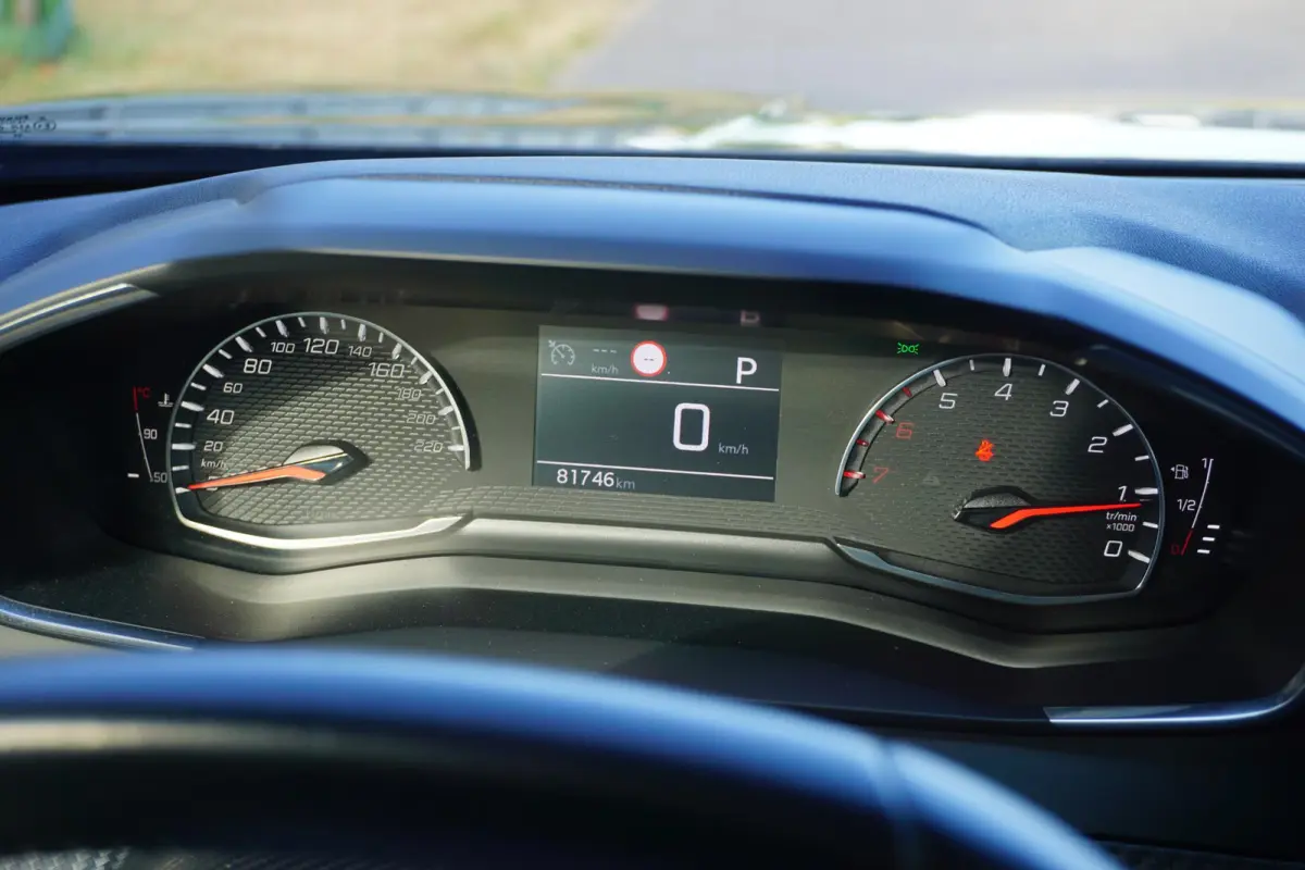 1.2 PureTech Allure Pack in Topstaat |Trekhaak |Camera |Cruise |Carplay |Android auto |LED verlichting |Stoelverwarming |Automaat |Distr. riem is vervangen