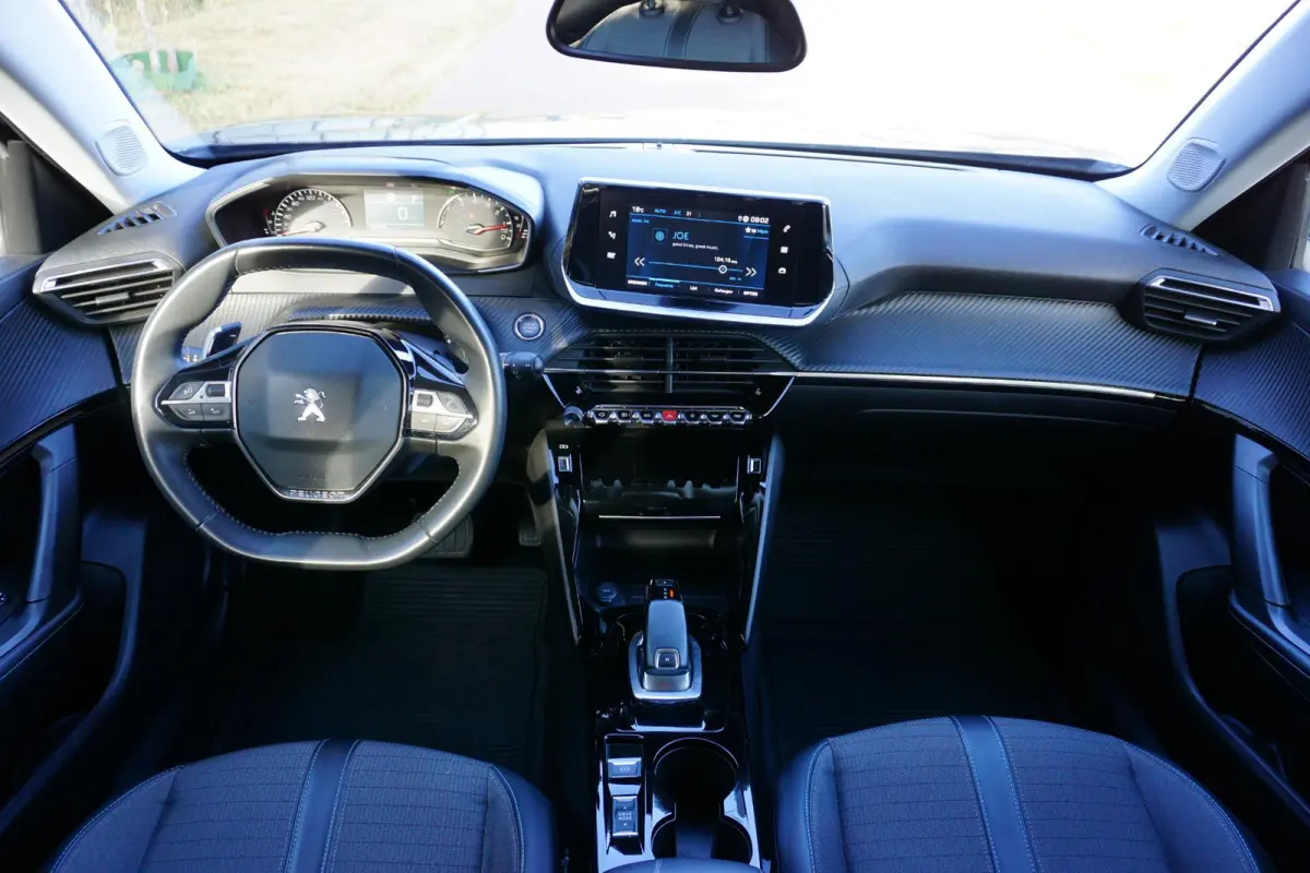 1.2 PureTech Allure Pack in Topstaat |Trekhaak |Camera |Cruise |Carplay |Android auto |LED verlichting |Stoelverwarming |Automaat |Distr. riem is vervangen