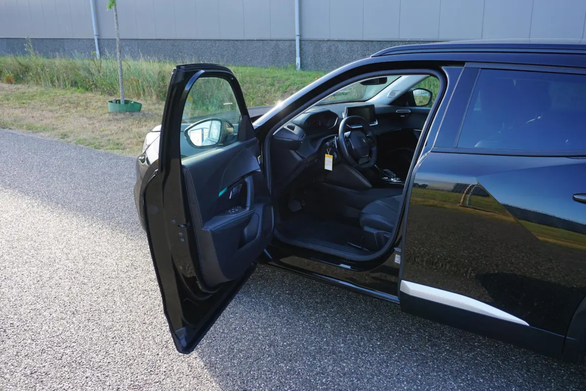 1.2 PureTech Allure Pack in Topstaat |Trekhaak |Camera |Cruise |Carplay |Android auto |LED verlichting |Stoelverwarming |Automaat |Distr. riem is vervangen