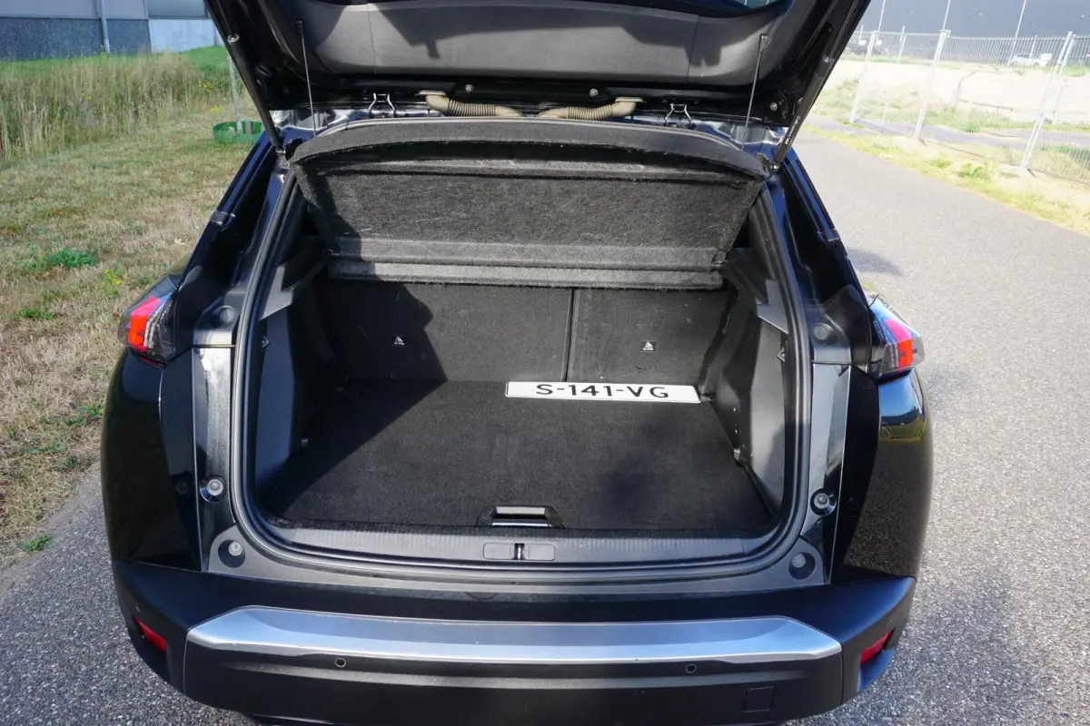 1.2 PureTech Allure Pack in Topstaat |Trekhaak |Camera |Cruise |Carplay |Android auto |LED verlichting |Stoelverwarming |Automaat |Distr. riem is vervangen