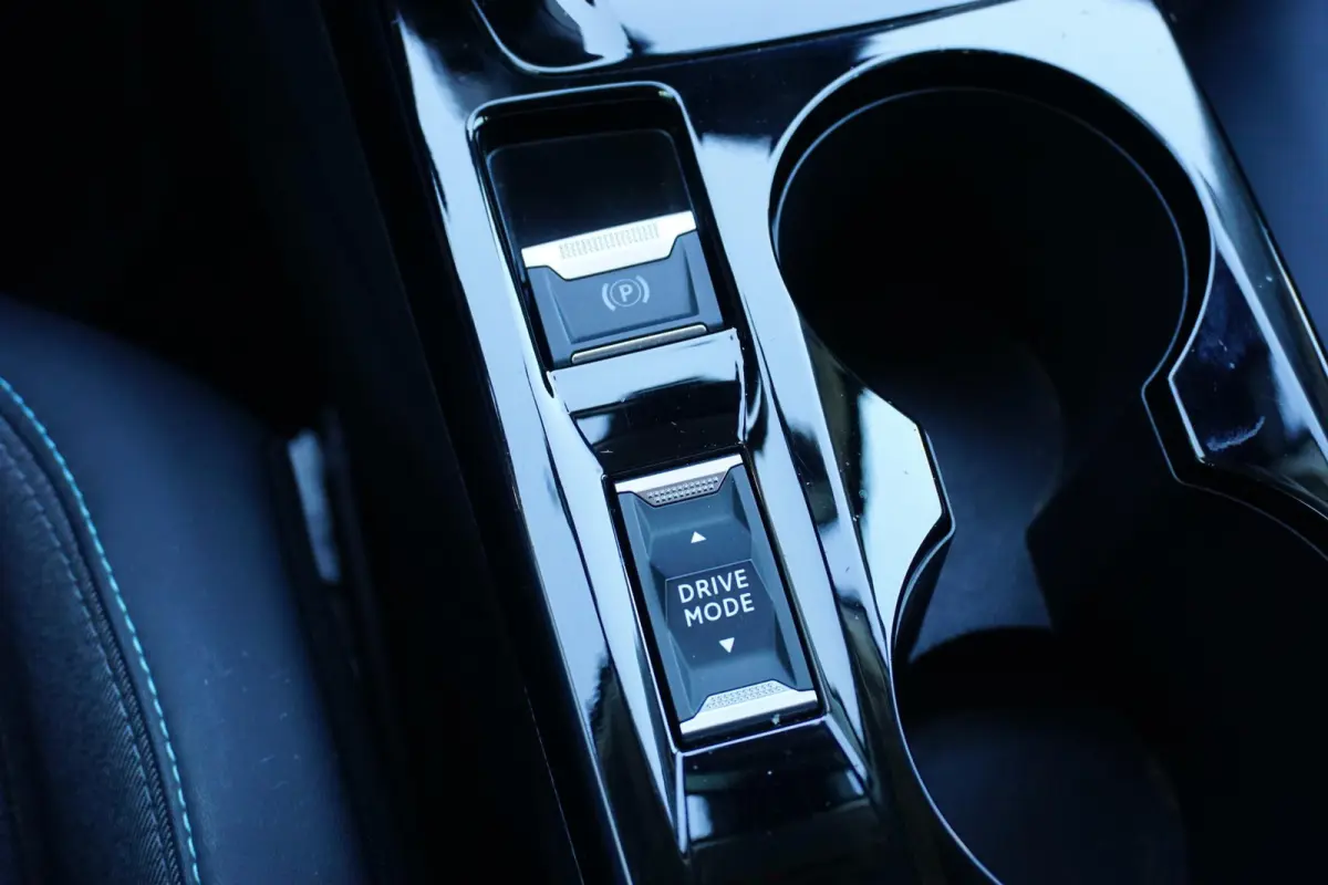 1.2 PureTech Allure Pack in Topstaat |Trekhaak |Camera |Cruise |Carplay |Android auto |LED verlichting |Stoelverwarming |Automaat |Distr. riem is vervangen