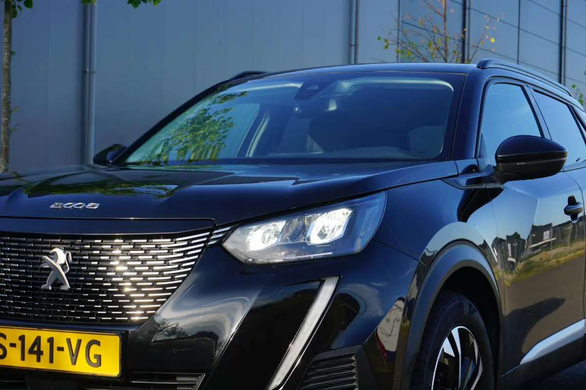 1.2 PureTech Allure Pack in Topstaat |Trekhaak |Camera |Cruise |Carplay |Android auto |LED verlichting |Stoelverwarming |Automaat |Distr. riem is vervangen