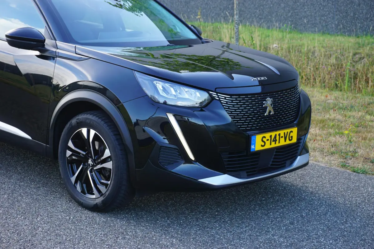 1.2 PureTech Allure Pack in Topstaat |Trekhaak |Camera |Cruise |Carplay |Android auto |LED verlichting |Stoelverwarming |Automaat |Distr. riem is vervangen