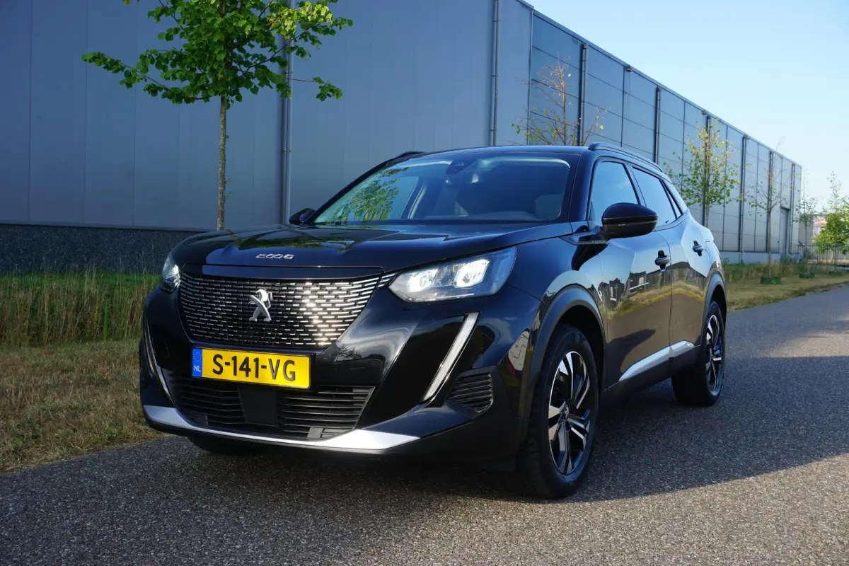 1.2 PureTech Allure Pack in Topstaat |Trekhaak |Camera |Cruise |Carplay |Android auto |LED verlichting |Stoelverwarming |Automaat |Distr. riem is vervangen