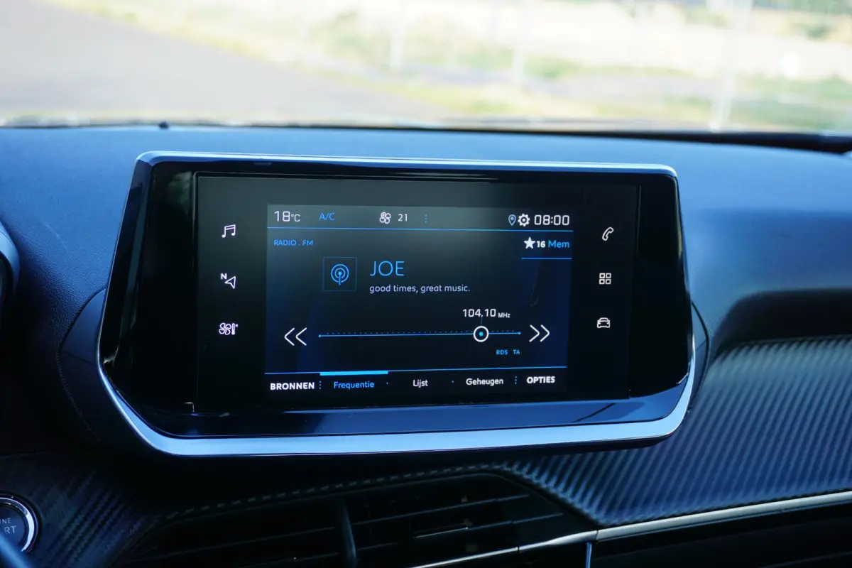 1.2 PureTech Allure Pack in Topstaat |Trekhaak |Camera |Cruise |Carplay |Android auto |LED verlichting |Stoelverwarming |Automaat |Distr. riem is vervangen