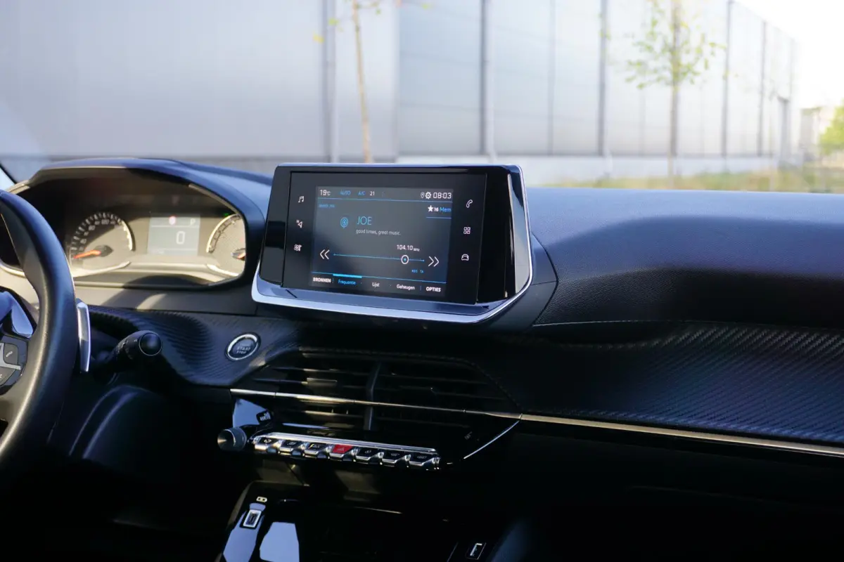 1.2 PureTech Allure Pack in Topstaat |Trekhaak |Camera |Cruise |Carplay |Android auto |LED verlichting |Stoelverwarming |Automaat |Distr. riem is vervangen