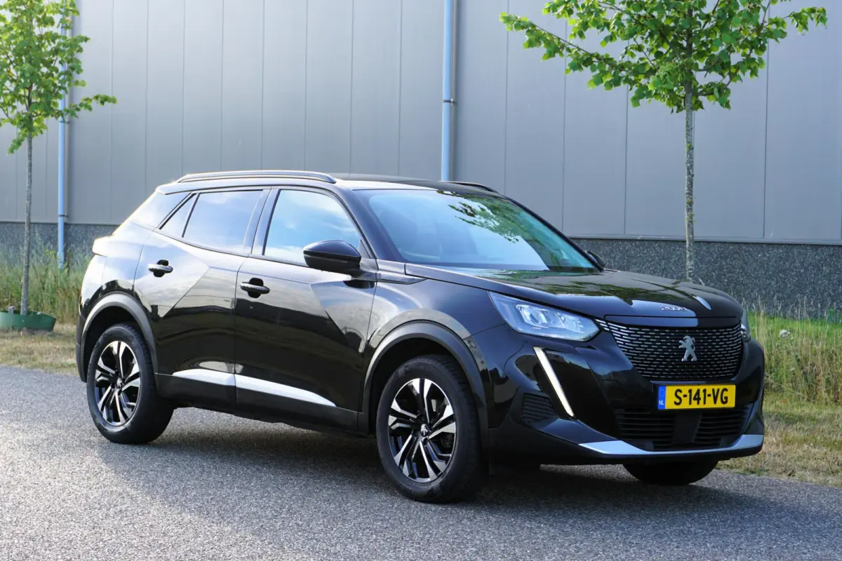 1.2 PureTech Allure Pack in Topstaat |Trekhaak |Camera |Cruise |Carplay |Android auto |LED verlichting |Stoelverwarming |Automaat |Distr. riem is vervangen
