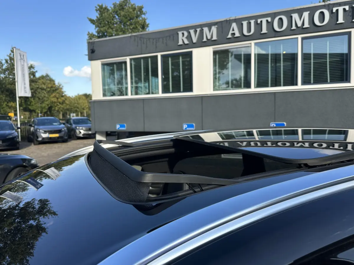 2.0 T8 Twin Engine AWD R-Design BOMVOL !! | DEALER ONDERHOUDEN | LUCHTVERING | ELK. TREKHAAK | STOEL + STUURVERWARMING | MEM. SEAT | CAMERA | RIJKLAAR INCL. 12 MND BOVAG GARANTIE |