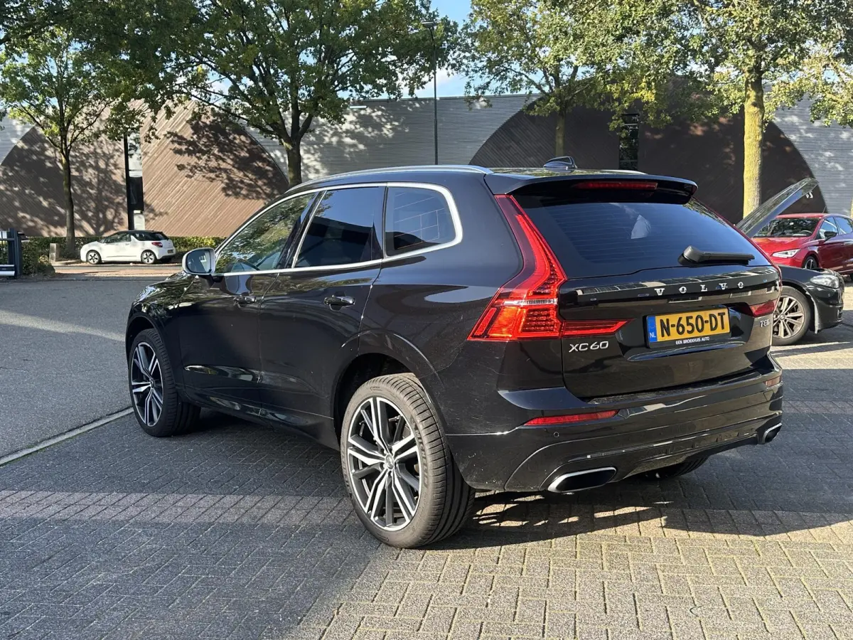 2.0 T8 Twin Engine AWD R-Design BOMVOL !! | DEALER ONDERHOUDEN | LUCHTVERING | ELK. TREKHAAK | STOEL + STUURVERWARMING | MEM. SEAT | CAMERA | RIJKLAAR INCL. 12 MND BOVAG GARANTIE |