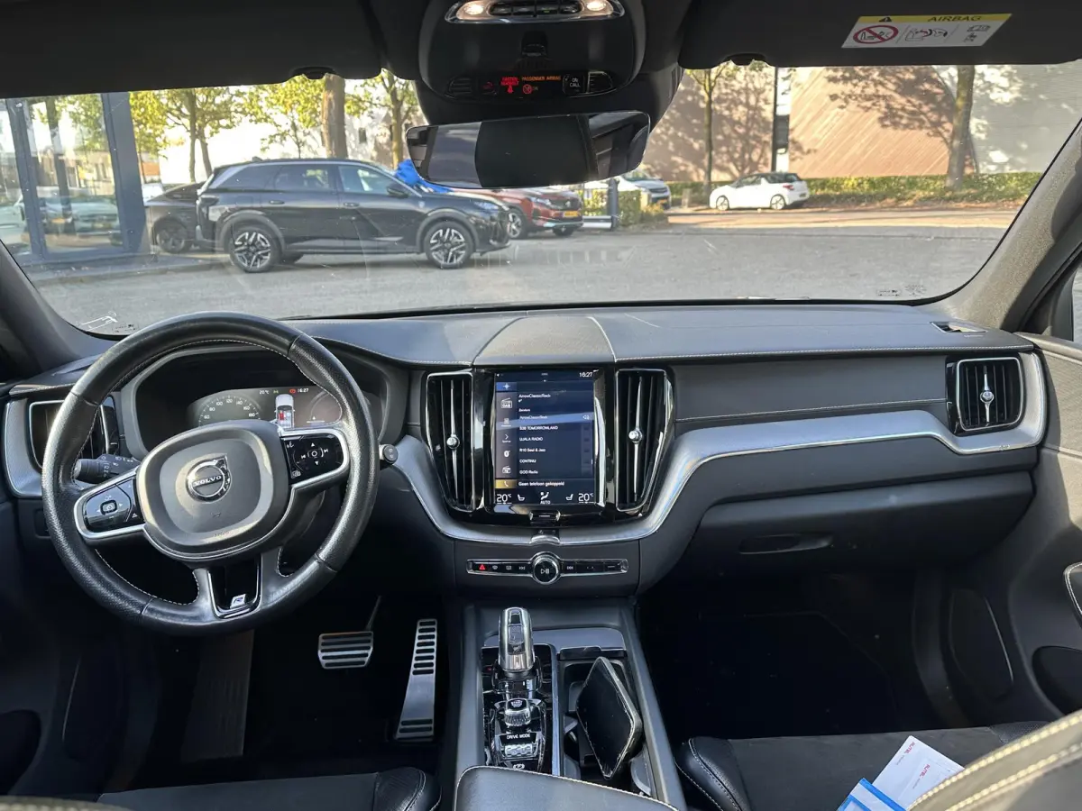 2.0 T8 Twin Engine AWD R-Design BOMVOL !! | DEALER ONDERHOUDEN | LUCHTVERING | ELK. TREKHAAK | STOEL + STUURVERWARMING | MEM. SEAT | CAMERA | RIJKLAAR INCL. 12 MND BOVAG GARANTIE |