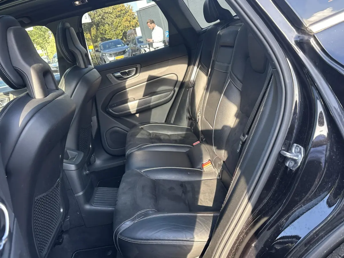 2.0 T8 Twin Engine AWD R-Design BOMVOL !! | DEALER ONDERHOUDEN | LUCHTVERING | ELK. TREKHAAK | STOEL + STUURVERWARMING | MEM. SEAT | CAMERA | RIJKLAAR INCL. 12 MND BOVAG GARANTIE |