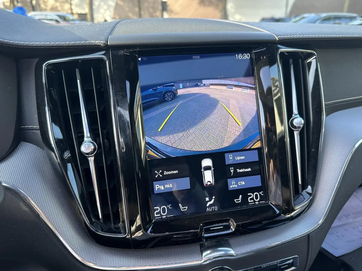 2.0 T8 Twin Engine AWD R-Design BOMVOL !! | DEALER ONDERHOUDEN | LUCHTVERING | ELK. TREKHAAK | STOEL + STUURVERWARMING | MEM. SEAT | CAMERA | RIJKLAAR INCL. 12 MND BOVAG GARANTIE |