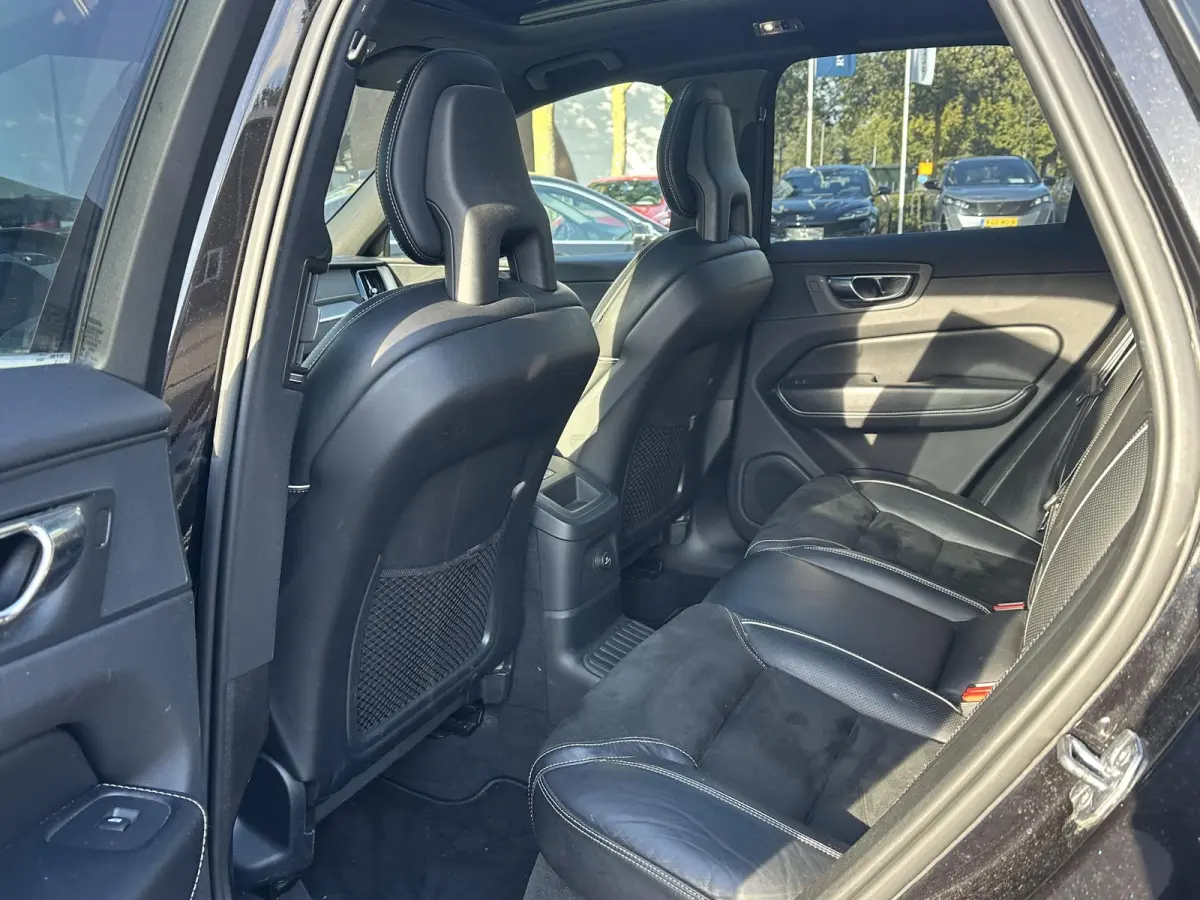 2.0 T8 Twin Engine AWD R-Design BOMVOL !! | DEALER ONDERHOUDEN | LUCHTVERING | ELK. TREKHAAK | STOEL + STUURVERWARMING | MEM. SEAT | CAMERA | RIJKLAAR INCL. 12 MND BOVAG GARANTIE |