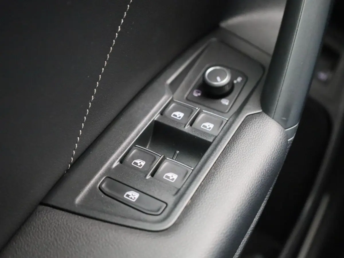1.4 TSI eHybrid R-Line Business+ 245 PK | R-Line | Automaat | Navigatie | Parkeersensoren | Keyless Access | Adaptive Cruise Control | Climatronic | Digital Cockpit Pro | Apple Carplay | And