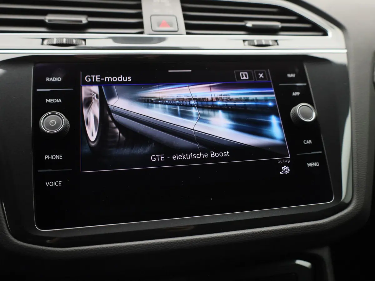 1.4 TSI eHybrid R-Line Business+ 245 PK | R-Line | Automaat | Navigatie | Parkeersensoren | Keyless Access | Adaptive Cruise Control | Climatronic | Digital Cockpit Pro | Apple Carplay | And
